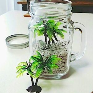 ドリンクジャーの中に入れたヤシの木