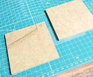 100均ダイソーのMDF材コースター