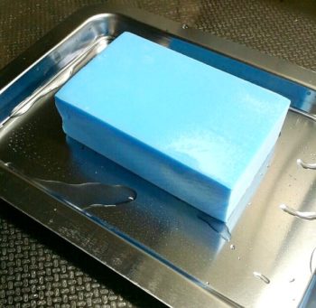 超吸水スポンジに吸水された水